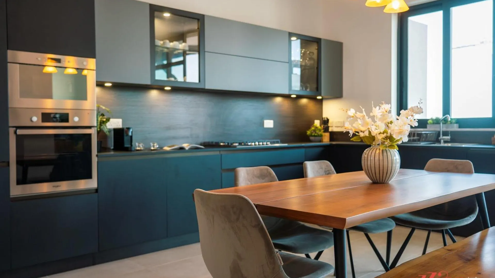 Elegance & Excitement Luxury Downtown Escape Apartment Saint Julian's